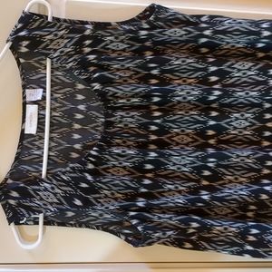 Women's black and white top w. Gathered neckline, Chico's size 2.